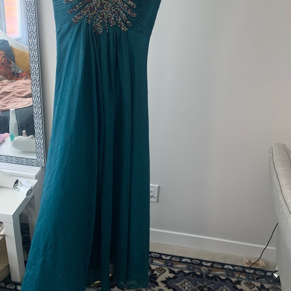 Doris Queen formal dress/gown. - Picture 3 of 3